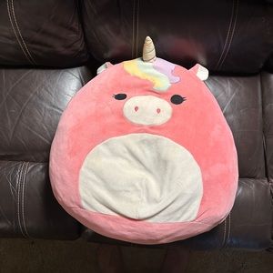 Selling a pink unicorn squash-mallow size large!